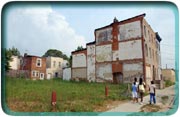 Battleground: This vacant lot at 17th and Carpenter 

lies at the heart of the ongoing SOSNA/Universal rift.  